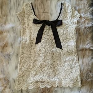 ♥️ BOGO Urban outfitters white lace top black bow